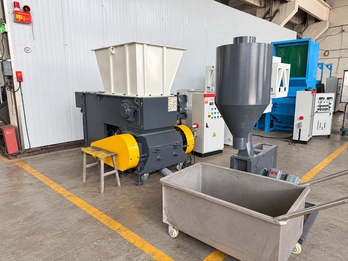 UR-600 integrated shredder and crusher photographed at the factory